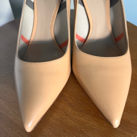 Burberry “Mawdesley” Tan Leather Heels - Picture 8 of 10